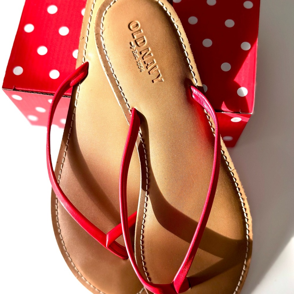 Old Navy Red and Tan Sandals Flip-Flop Style